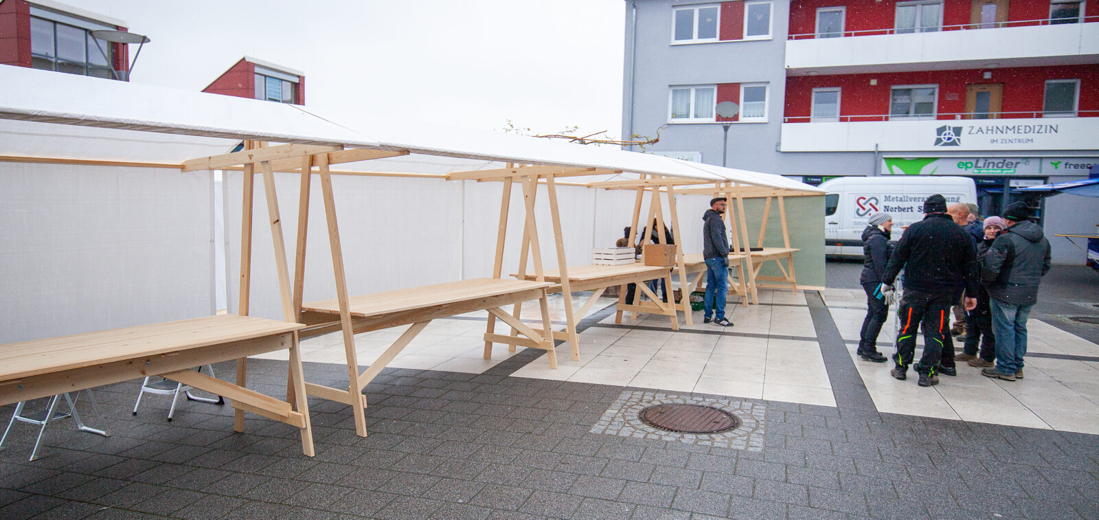 Dunninger Frühling 2024, Aufbau Dunninger Frühling 2024 mit Handwerkermarkt, Foto: Fritz Rudolf