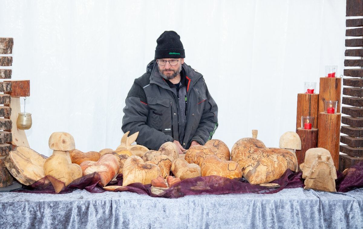 Dunninger Frühling 2024, Frank Hils - Glas (R)und Holz - handgedrechselte und -gravierte Deko, Foto: Fritz Rudolf