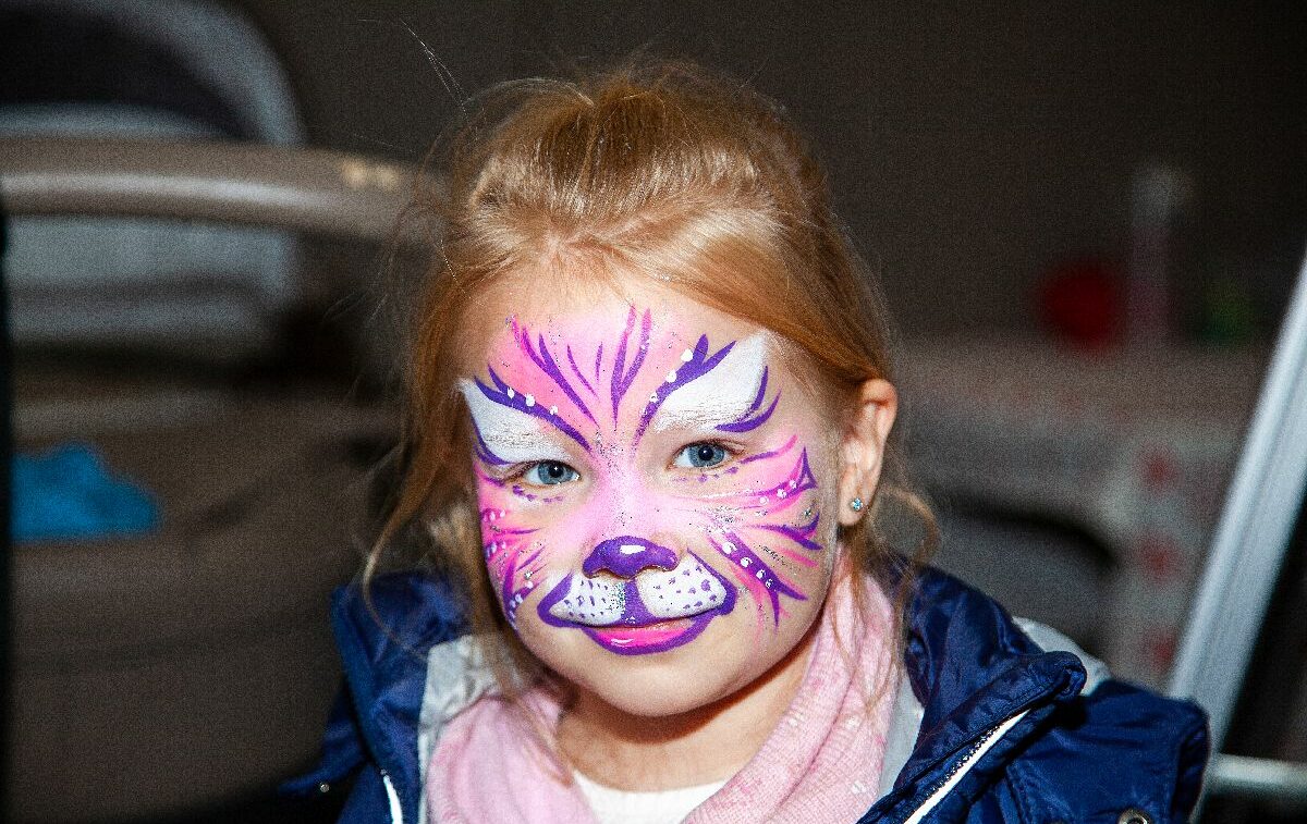 Dunninger Frühling 2024, Kinderschminken durch das Team der Kreissparkasse Rottweil, Filiale Dunningen, Foto: Fritz Rudolf